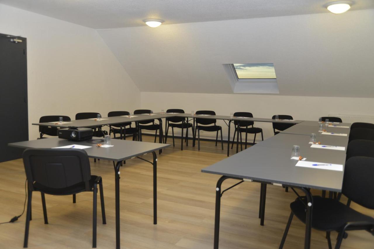 Logis Cris Hotel Et Restaurant, Lyon Sud-Est Corbas Exterior photo